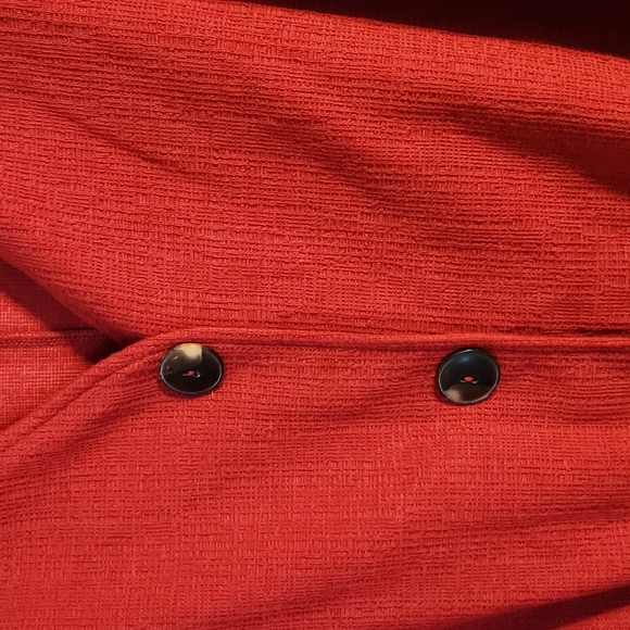 Old Navy cropped, casual v neck tank top, size medium with a tie in front. - Picture 3 of 6